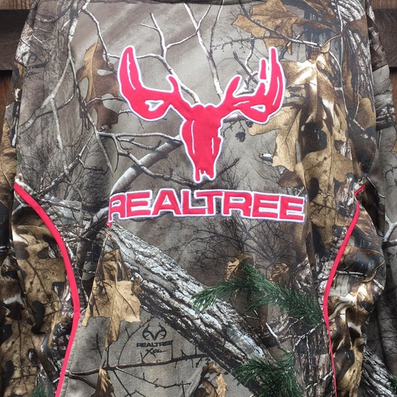 3/$20 Canyon Realtree Camo Antlers Hoody - Picture 3 of 7